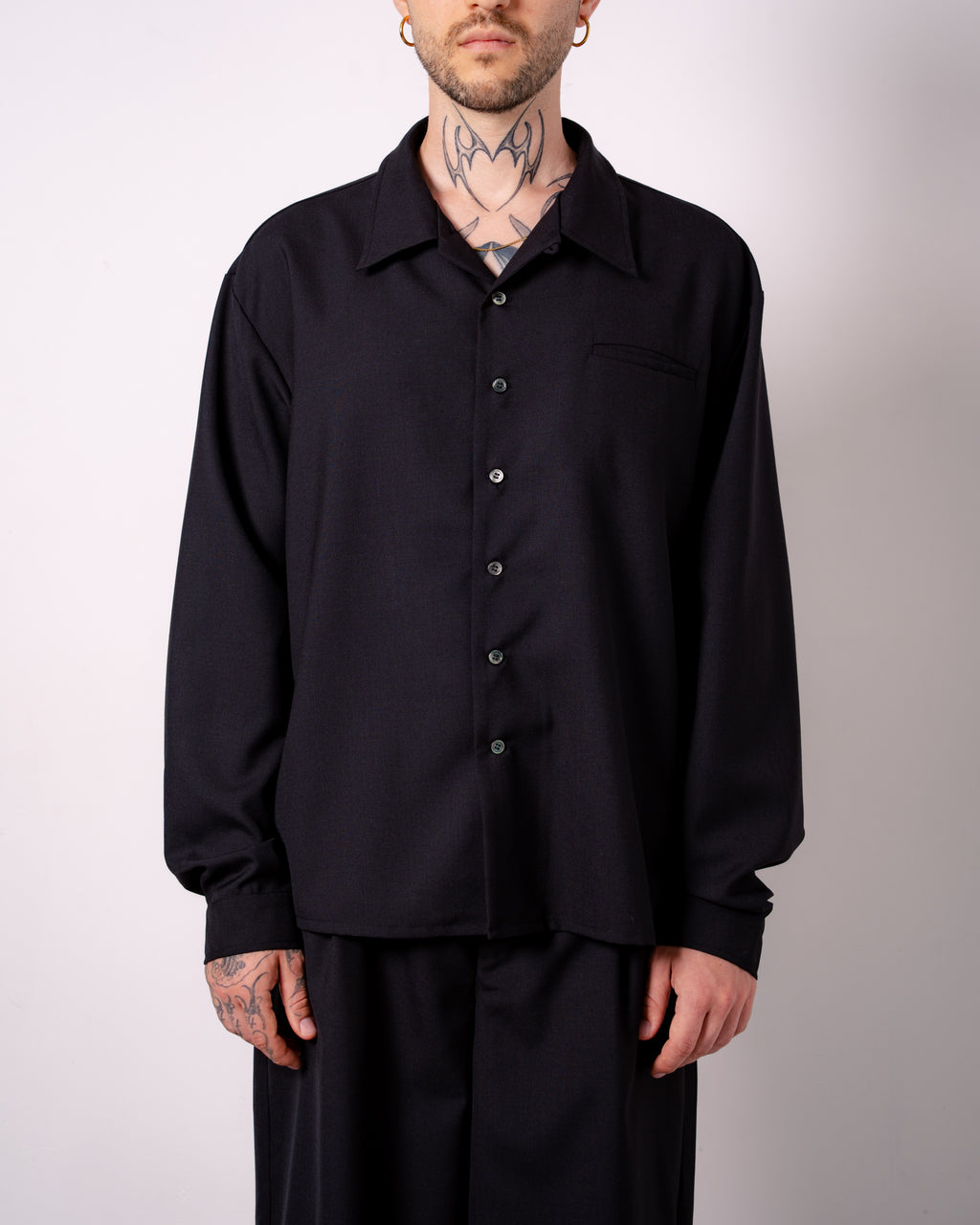 CLASSIC OPEN COLLAR SHIRT