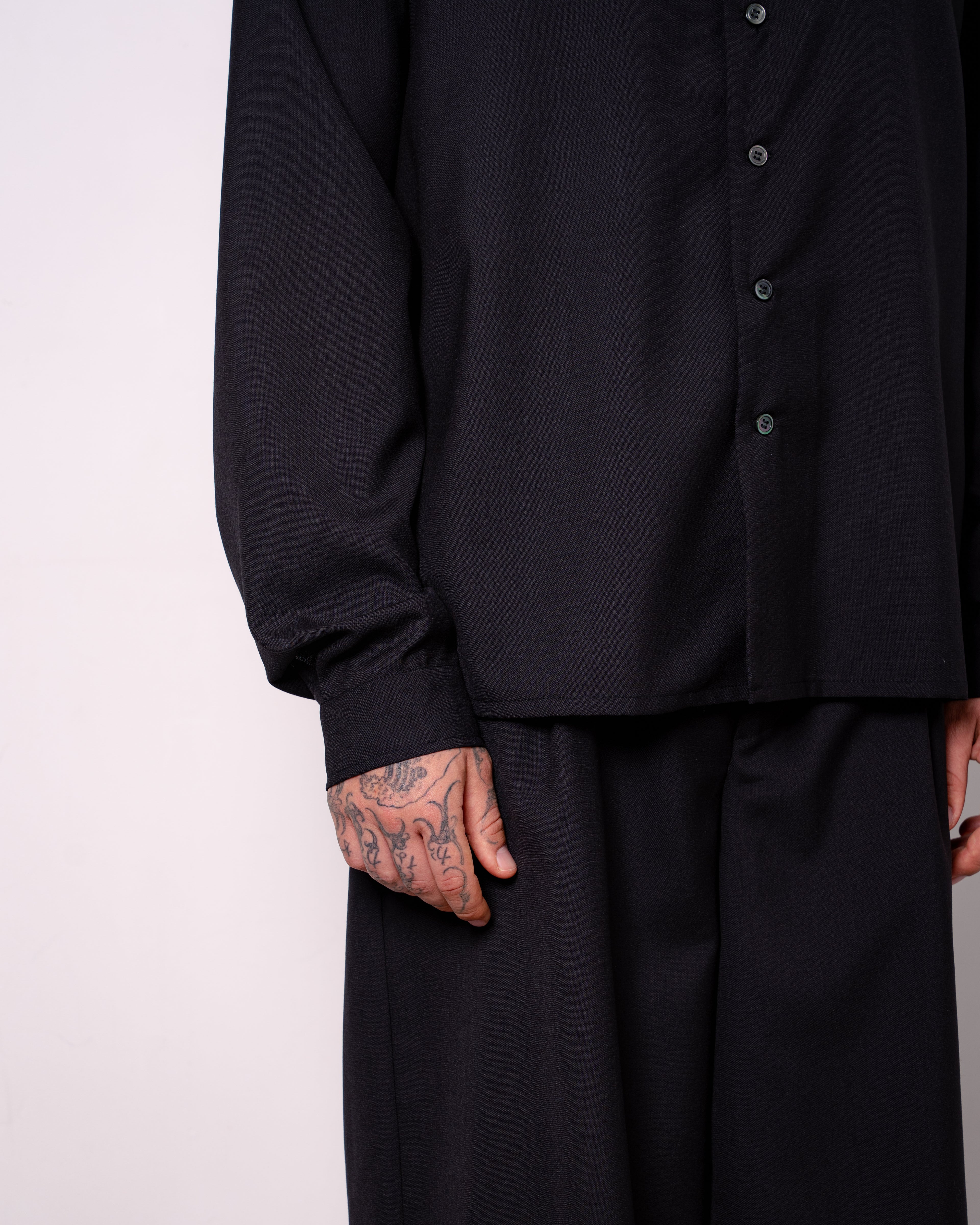 CLASSIC OPEN COLLAR SHIRT